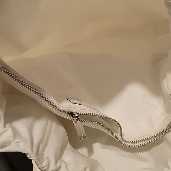 Low Classic Women's Natural Shirring String Shoulder Bag Excellent White - Picture 9 of 12